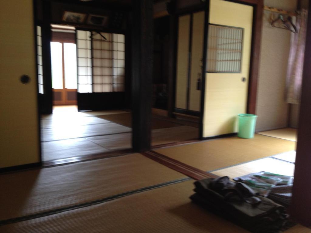 Choyomon Hotel Nanto Quarto foto